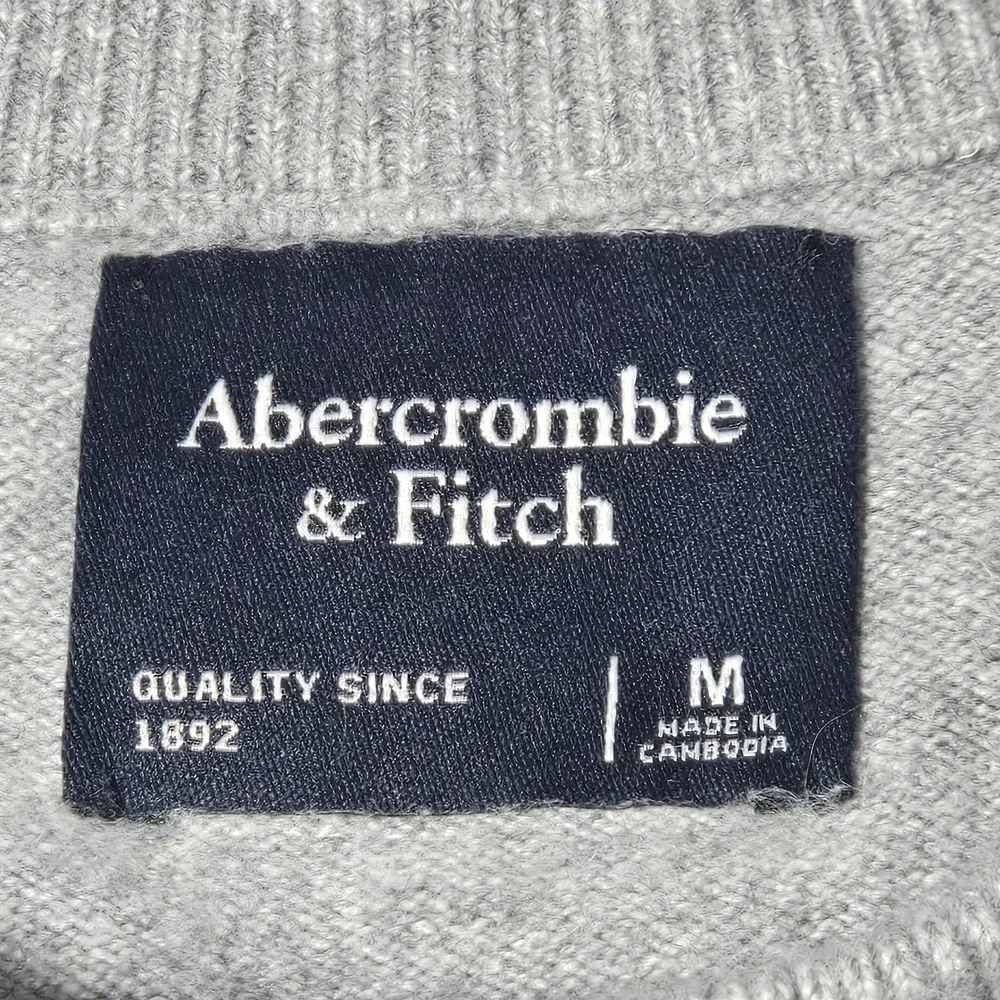 Abercrombie & Fitch Men Sz M Gray Crewneck Viscose Blend Knit Sweater Drop Shoul